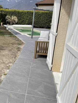 Carrelage tout autour de la maison