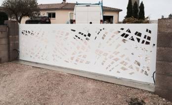 Pose du portail coulissant sur mesure