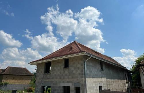 Rénovation d’une charpente avec extension sur Saint Savin