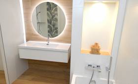 éclairage de salle de bain pour mise en valeur du mobilier