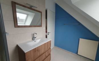 Rénovation de salle d’eau à Bruz terminée avec meuble vasque spacieuse