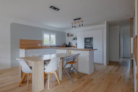 Rénovation complète et modernisation d'une maison, Cailloux sur Fontaines (69270)