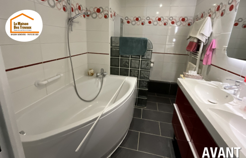 rénovation salle de bains PMR Beaumont, remplacement baignoire par douche Beaumont 74160, douche accessible senior Haute-Savoie, adaptation salle de bains PMR Bassin Genevois, MaPrimeAdapt salle de bains