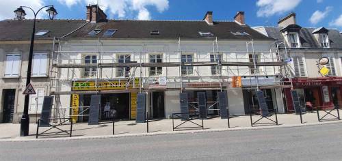 Travaux de rénovation de façade d'immeuble en cours - Brie-Comte-Robert 77170