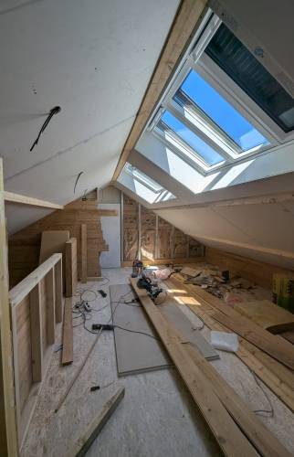 Installation des châssis de toit et finitions intérieures