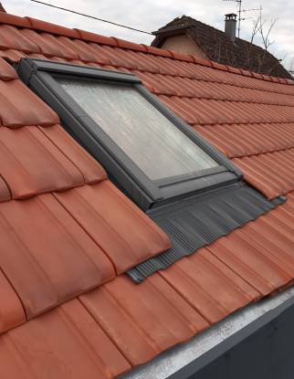 Rénovation de toiture et fenêtre de toit à Village Neuf