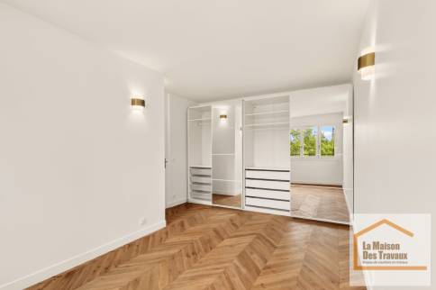 chambre-renovee-dressing-miroir-colombes
