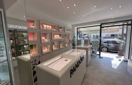 Intérieur rénové du magasin