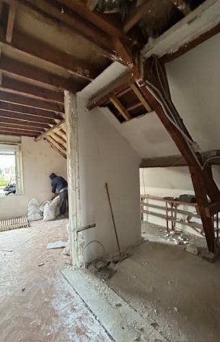 Transformer ses combles en étage à vivre : une rénovation complète à Saint-André-les-Vergers en cours