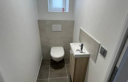 Création WC - architecte 73, urbaniste projeteur 73, dessinateur 73, maçon 73, plaquiste 73, électricien 73, plombier 73, carreleur 73, menuisier 73, chauffagiste 73