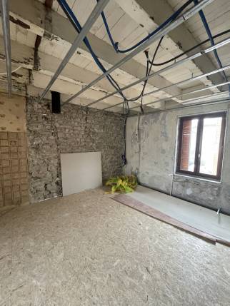  Mur en pierre intérieure avant travaux de rénovation - Glun 07300