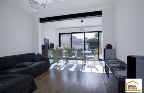 Salon ouvert sur la salle à manger (Yerres 91330)