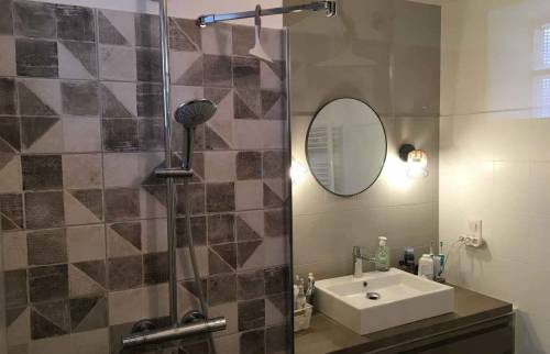 Rénovation de salle de bains en Loire-Atlantique - douche à l'italienne et vasque