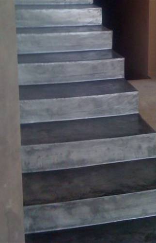 Escalier béton ciré