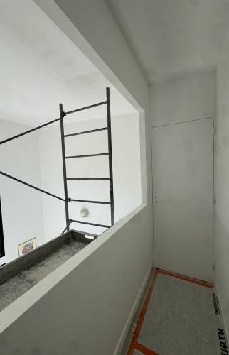Travaux de menuiserie sur la mezzanine
