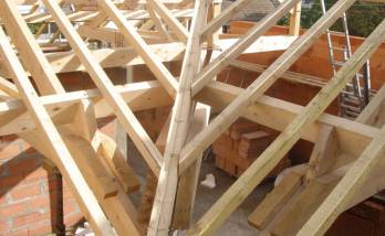 Belle réalisation de charpente traditionnelle à Ambés