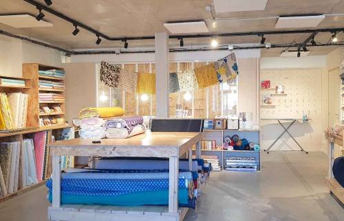 Transformation d'un hangar en commerce et loft proche Saint-Malo