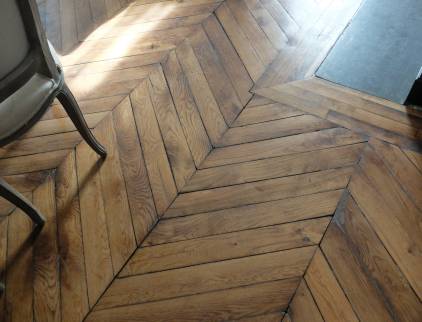 Rénovation complète des parquets dans un château des Monts du Beaujolais (69) à proximité de Lyon