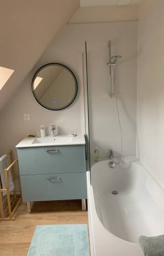 Salle de bain sous rampant La Maison des Travaux Rouen