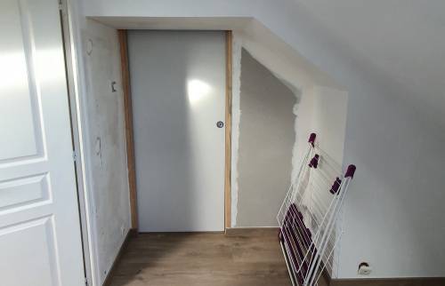 Ajout d'une porte à galandage pour optimiser l'espace