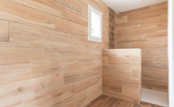 Construction d'une nouvelle salle de bain dans une extension de maison