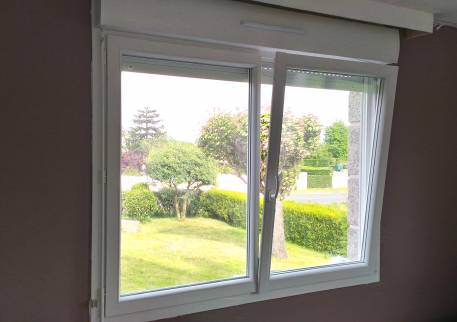 Fenêtre double vitrage Argon avec volet roulant intégré à la fenêtre