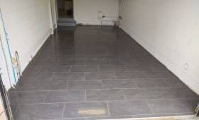 revêtement carrelage dans un garage
