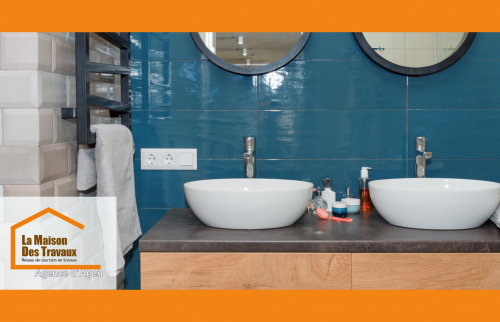 carrelage bleu style industriel. Rénovation réussi grâce a La Maison Des Travaux d'Agen 