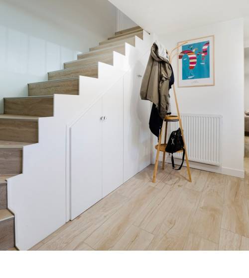 Escalier sur mesure - rangement sous escalier