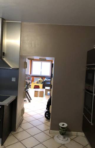 mur de séparation avant travaux (vue de la cuisine)