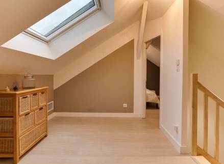 Des murs blancs et taupe