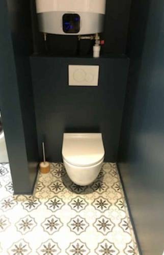 Poser des toilettes dans le 92