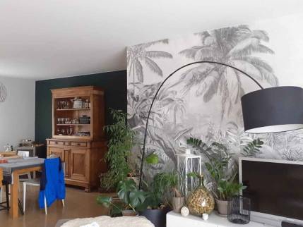 Décoration tropicale pour cet intérieur