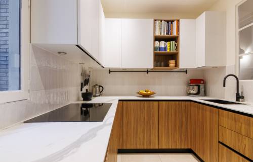 Une optimisation des équipements de cette cuisine rénovée à Versailles