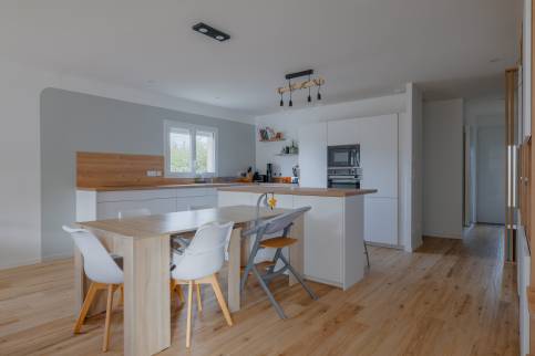 Rénovation complète et modernisation d'une maison, Cailloux sur Fontaines (69270)