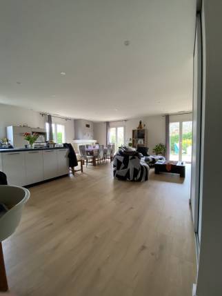  Rénovation de maison avec revêtement de sol stratifié haut de gamme - Montauban 82000