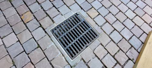 La grille de l'avaloir