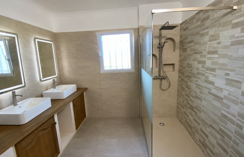 visuel 3D salle de bain moderne Saint-Christol-Lez-Ales (30380)