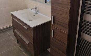 Meuble avec vasque et armoire de rangement