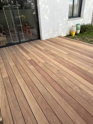 Terrasse en bois de cumaru à Angoulins