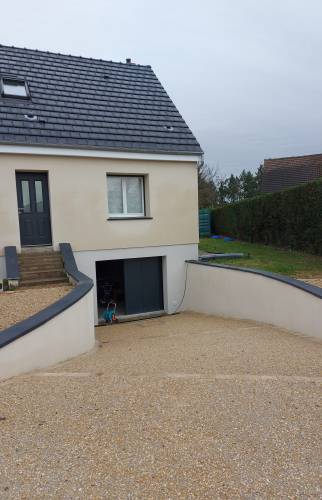 Descente de garage en béton désactivé