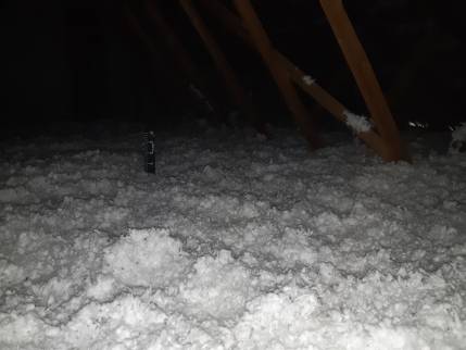 Travaux d'isolation de combles perdus par épandage d'isolant en vrac en laine de verre - Ambérieu-en-Bugey 01500