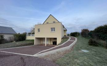 Maison après travaux avec aménagements des allées de jardin (Andrieu 14250)