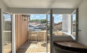 Création d’une terrasse tropézienne sur les toits de Bordeaux Centre