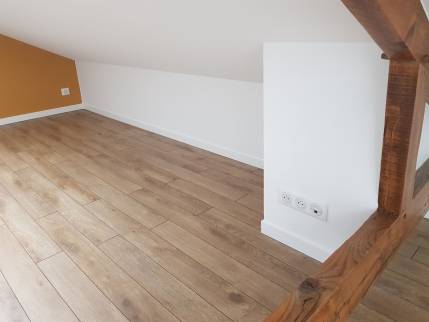 chambre aménagée sous les toits