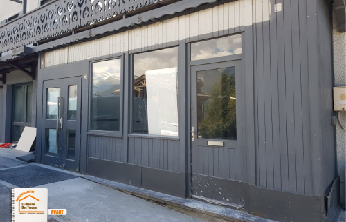 La Maison des Travaux Albertville, rénovation commerce Albertville, rénovation local commercial Albertville, plâtrerie Albertville, bardage bois Albertville