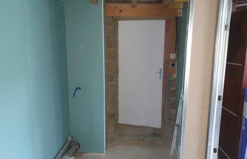 Rénovation buanderie en cours...