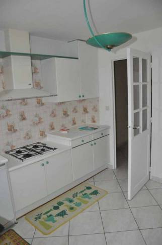 Cuisine avant travaux de rénovation - Brie-Comte-Robert 77170