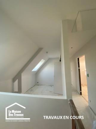 Travaux en cours couloir rénovation maison