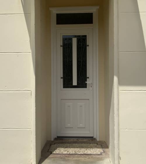 Nouvelle porte vue extérieure